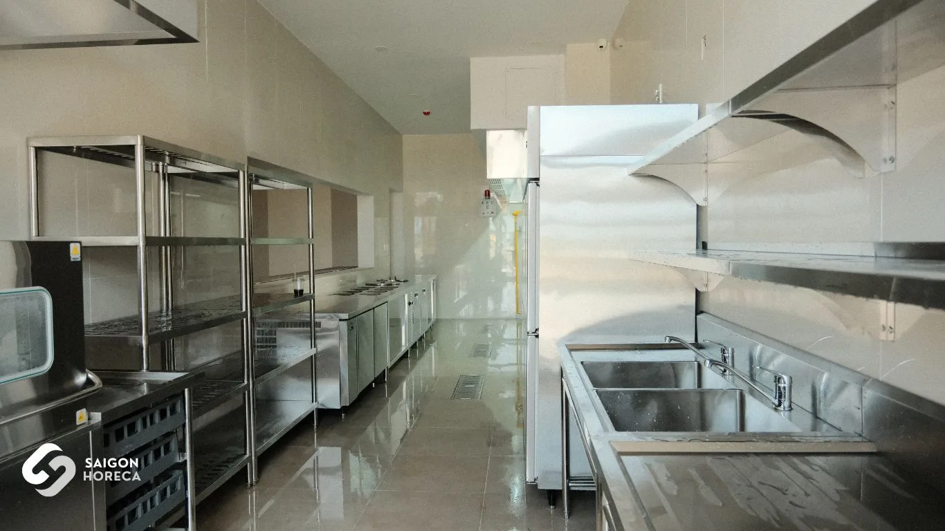 Sheh Fung factory canteen kitchen: Minimalist, modern, and scientifically planned