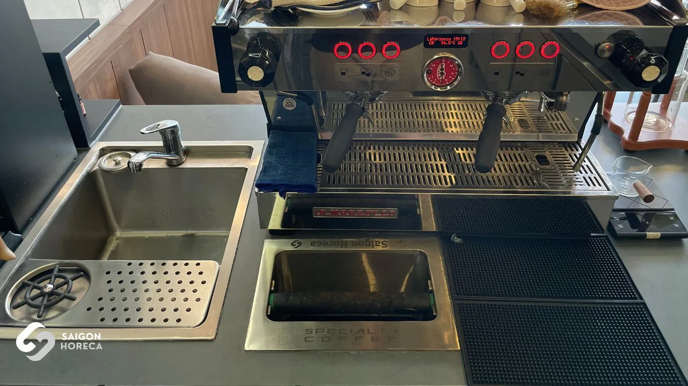Detail of counter-recessed pitcher rinser