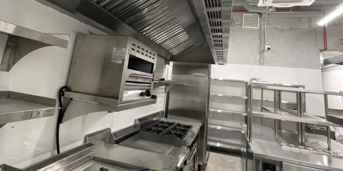 Heavy-duty wall-mounted commercial salamander broiler
