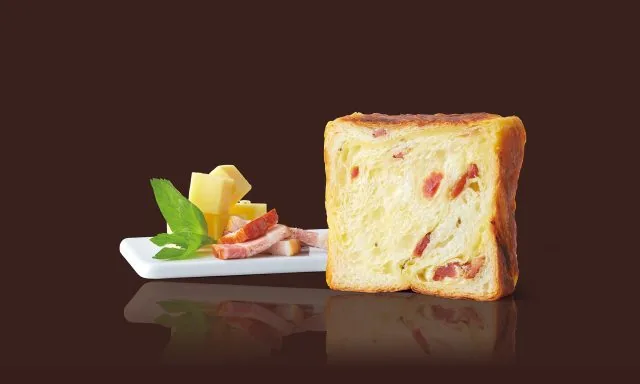 Grand Marble Danish pastry loaf featuring its signature marble pattern